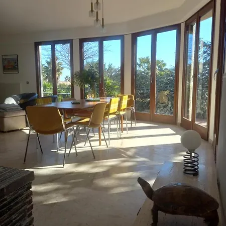 Villa De Caractere A